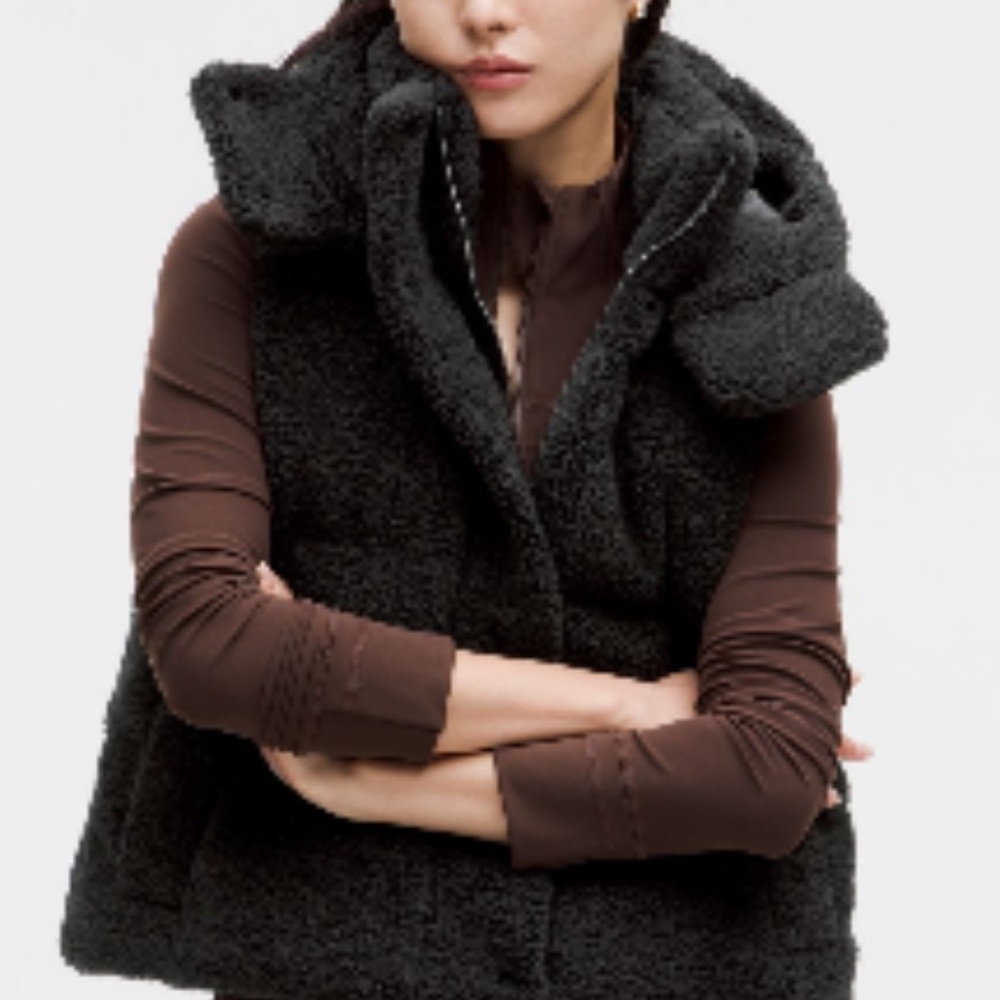 Lululemon Athletica Black Wunder Puff 550-Down-Fill Cropped Vest